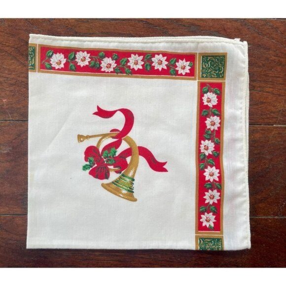 Vintage Christmas Napkins or Doillies set of 8 in red and green with Golden horn - Picture 5 of 10